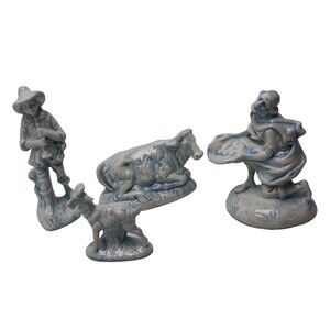 Vtg lot of 4 Atlantic Mold Blue & White Nativity Shepherd Cow Goat Peasant